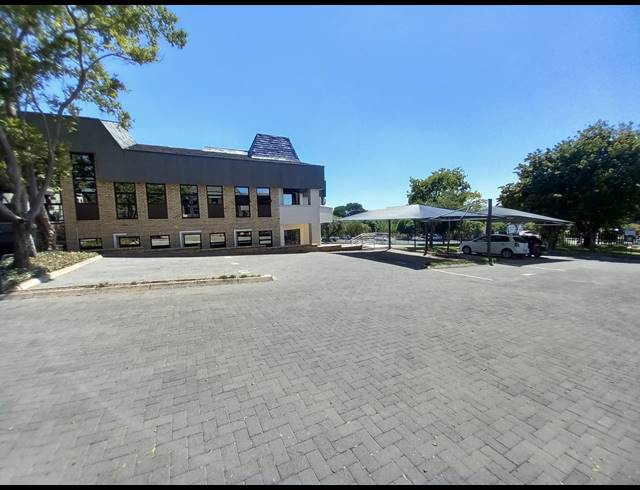 210M² OFFICE TO LET IN BRYANSTON